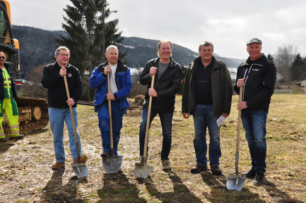 De gauche à droite : Jean-Pierre Reymond, Reinhard Jossen, Andreas Niederhauser, Guido Cerini et Christian Bieri 